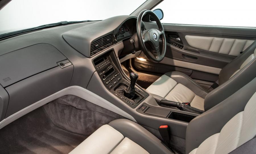 Интерьер BMW 850 CSi 1993 года  (UK) (фото 4 из 16)
